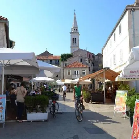 With Balcony And 1 * Jelsa (Hvar)