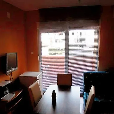 With Balcony And 1 Apartament Jelsa (Hvar)