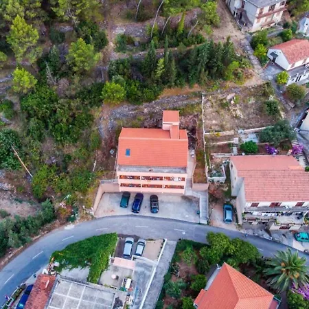 Apartment With Balcony And 1 Jelsa (Hvar)