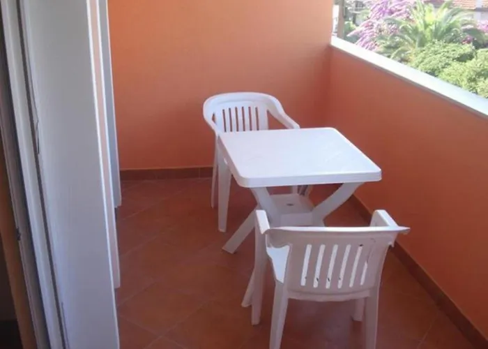 With Balcony And 1 Apartament *
