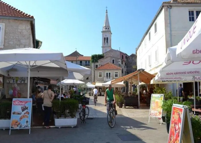 With Balcony And 1 * Jelsa (Hvar)
